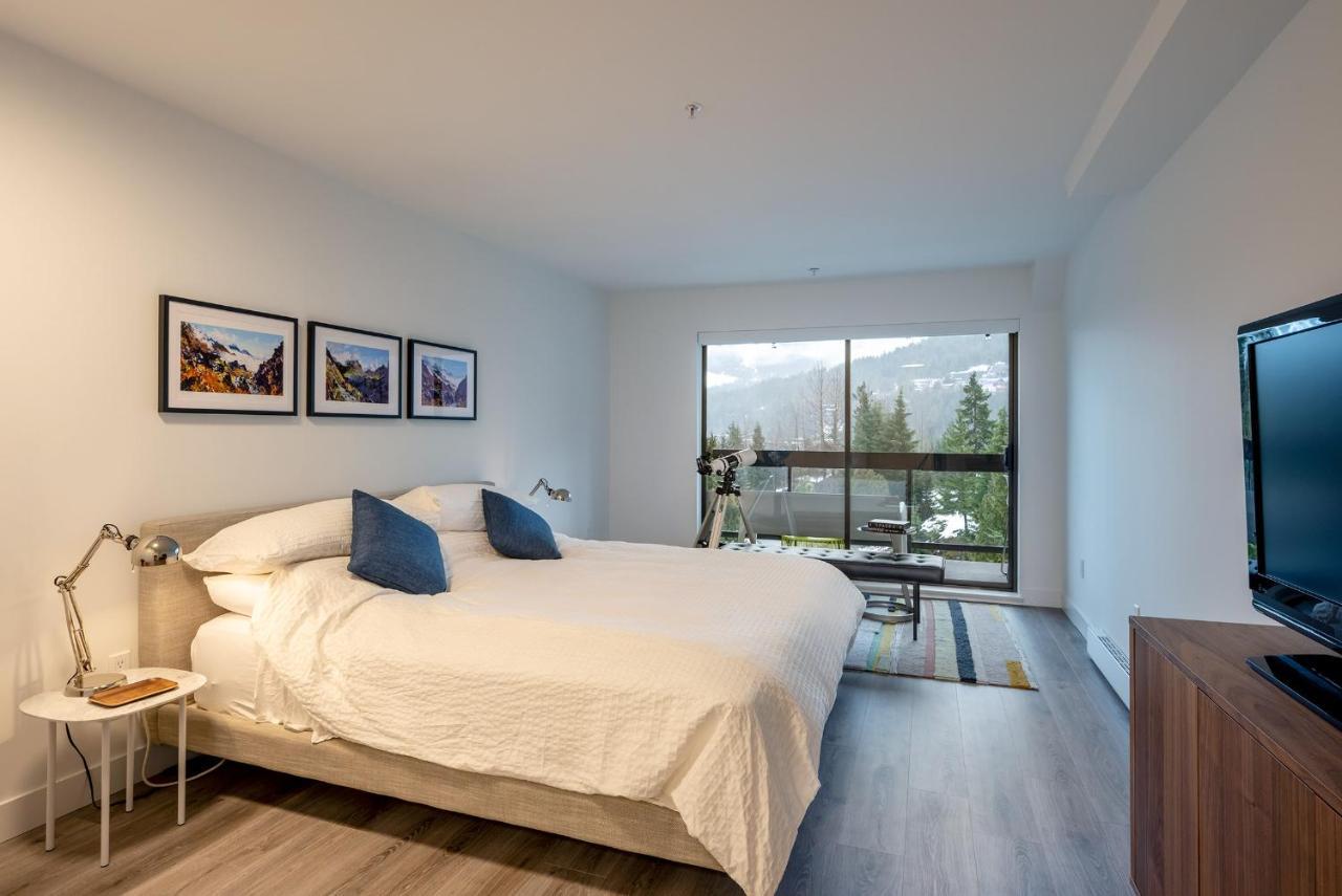Newly Renovated! Spacious 3 Bedrooms Enclosed Loft Bedroom And Tv Room! *