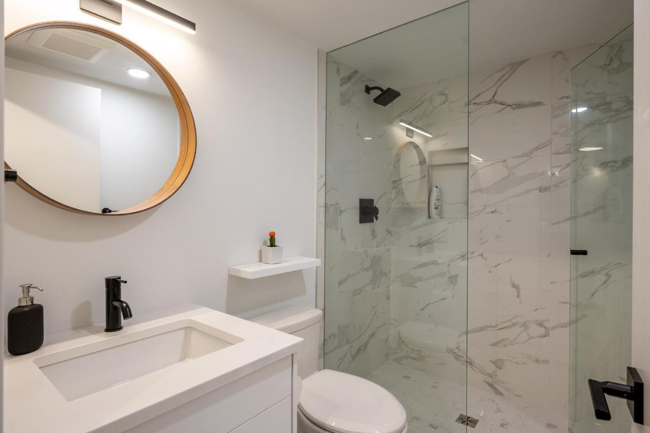 Holiday home Newly Renovated! Spacious 3 Bedrooms Enclosed Loft Bedroom And Tv Room! Whistler