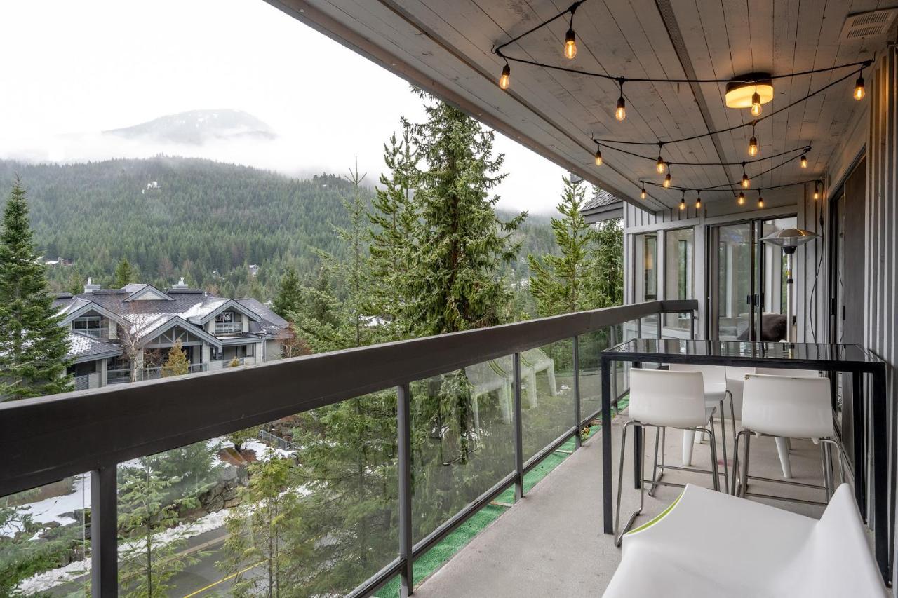 Newly Renovated! Spacious 3 Bedrooms Enclosed Loft Bedroom And Tv Room!