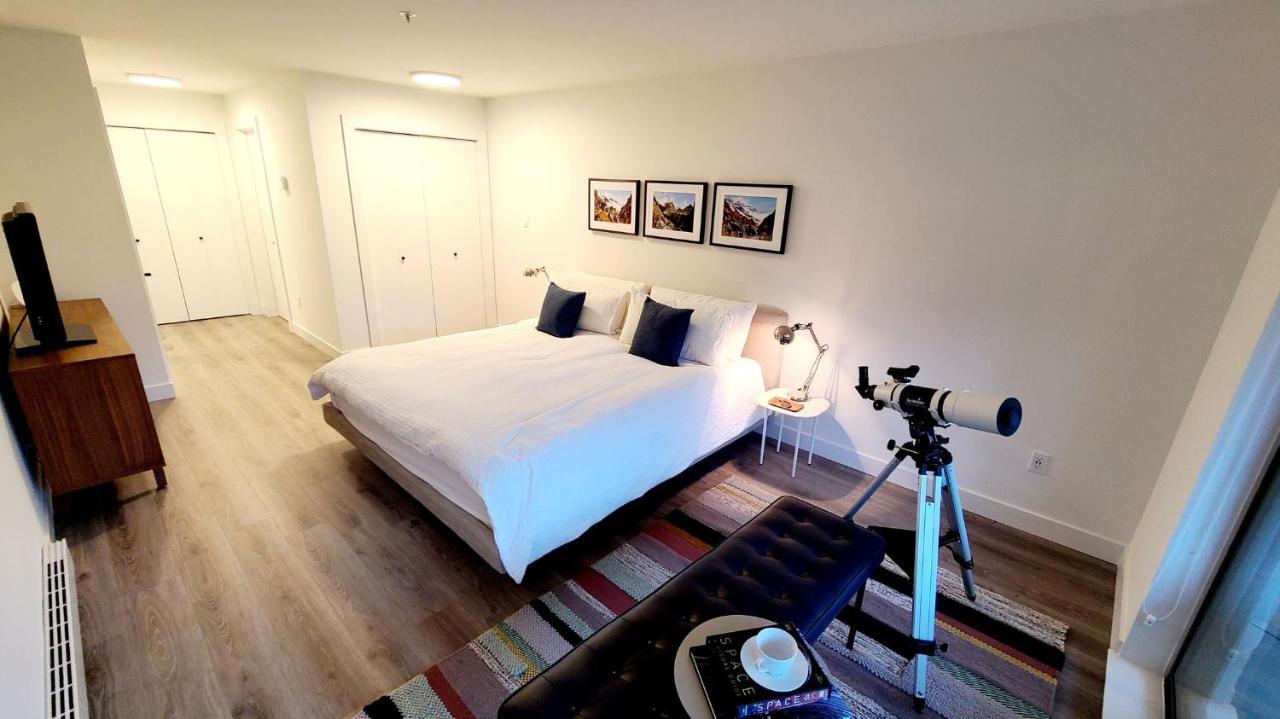 Holiday home Newly Renovated! Spacious 3 Bedrooms Enclosed Loft Bedroom And Tv Room! *