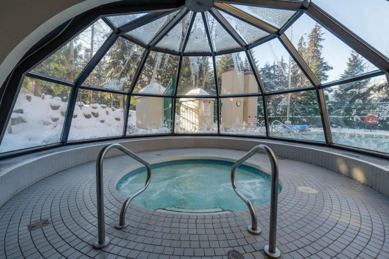 The Maple Ski-in Ski-out 1 Bed With Hot Tub And Pool Apartment Whistler