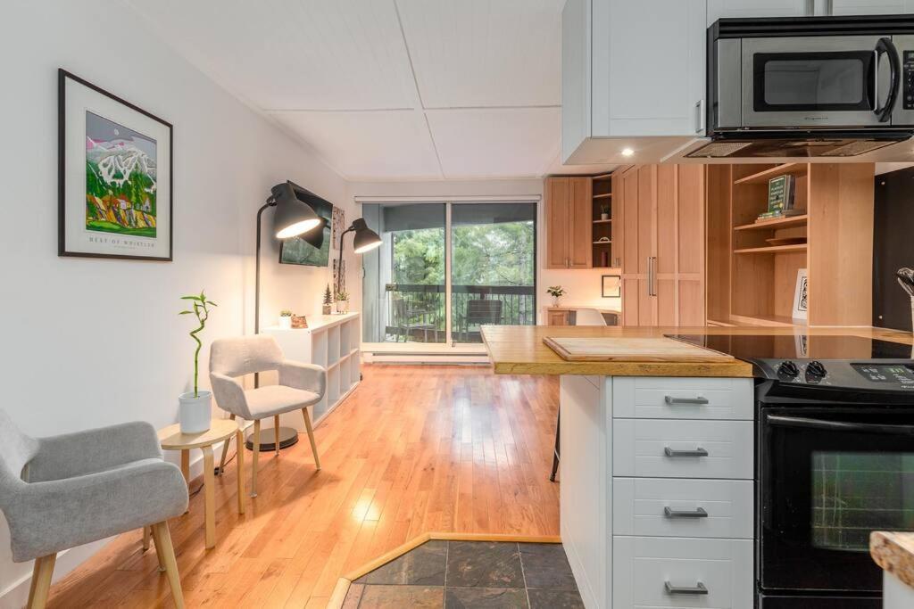 Casa Creekside - Walk To Gondola, Shops, Lakes! Apartment Whistler
