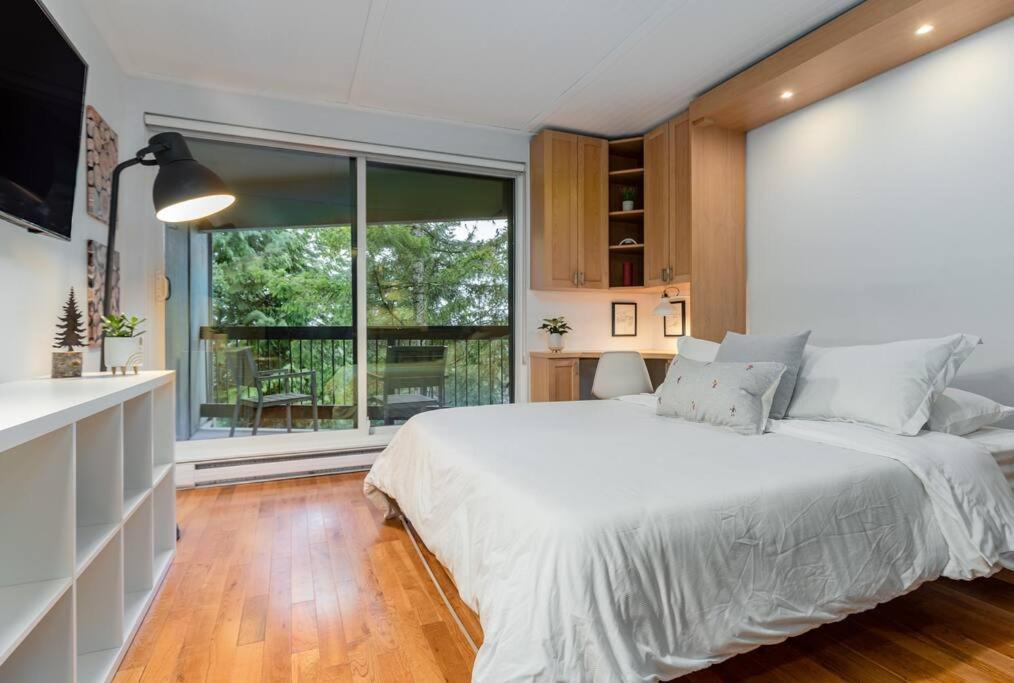 Casa Creekside - Walk To Gondola, Shops, Lakes!
