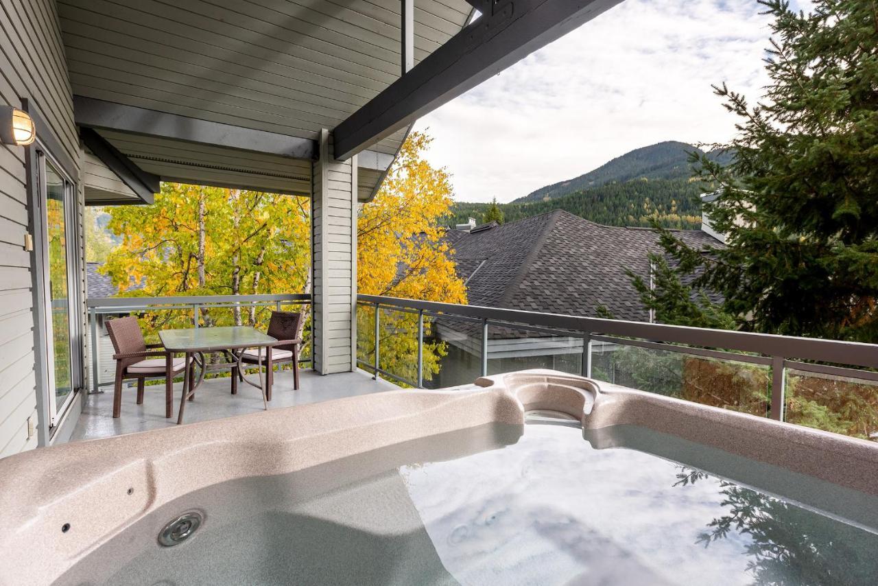 Holiday home Renovated Lynx - Spacious 4 Bedroom With Private Balcony And Hot Tub! Whistler