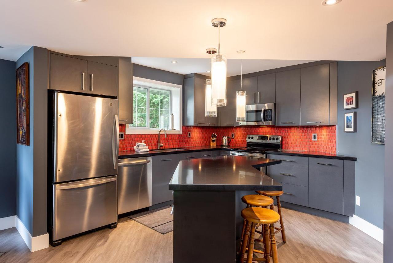 Renovated Lynx - Spacious 4 Bedroom With Private Balcony And Hot Tub! * Whistler