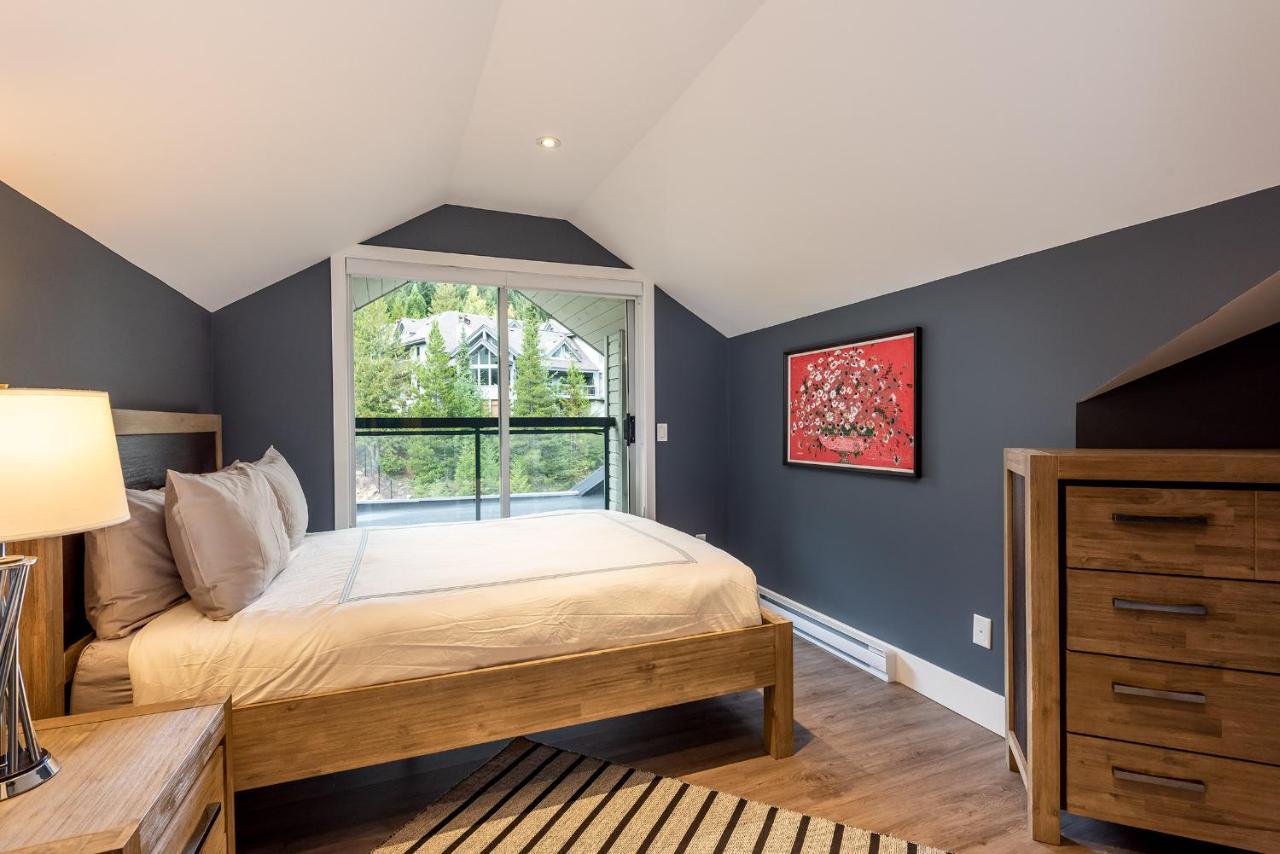 Renovated Lynx - Spacious 4 Bedroom With Private Balcony And Hot Tub! *
