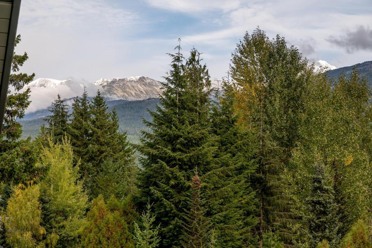 Renovated Lynx - Spacious 4 Bedroom With Private Balcony And Hot Tub! * Whistler