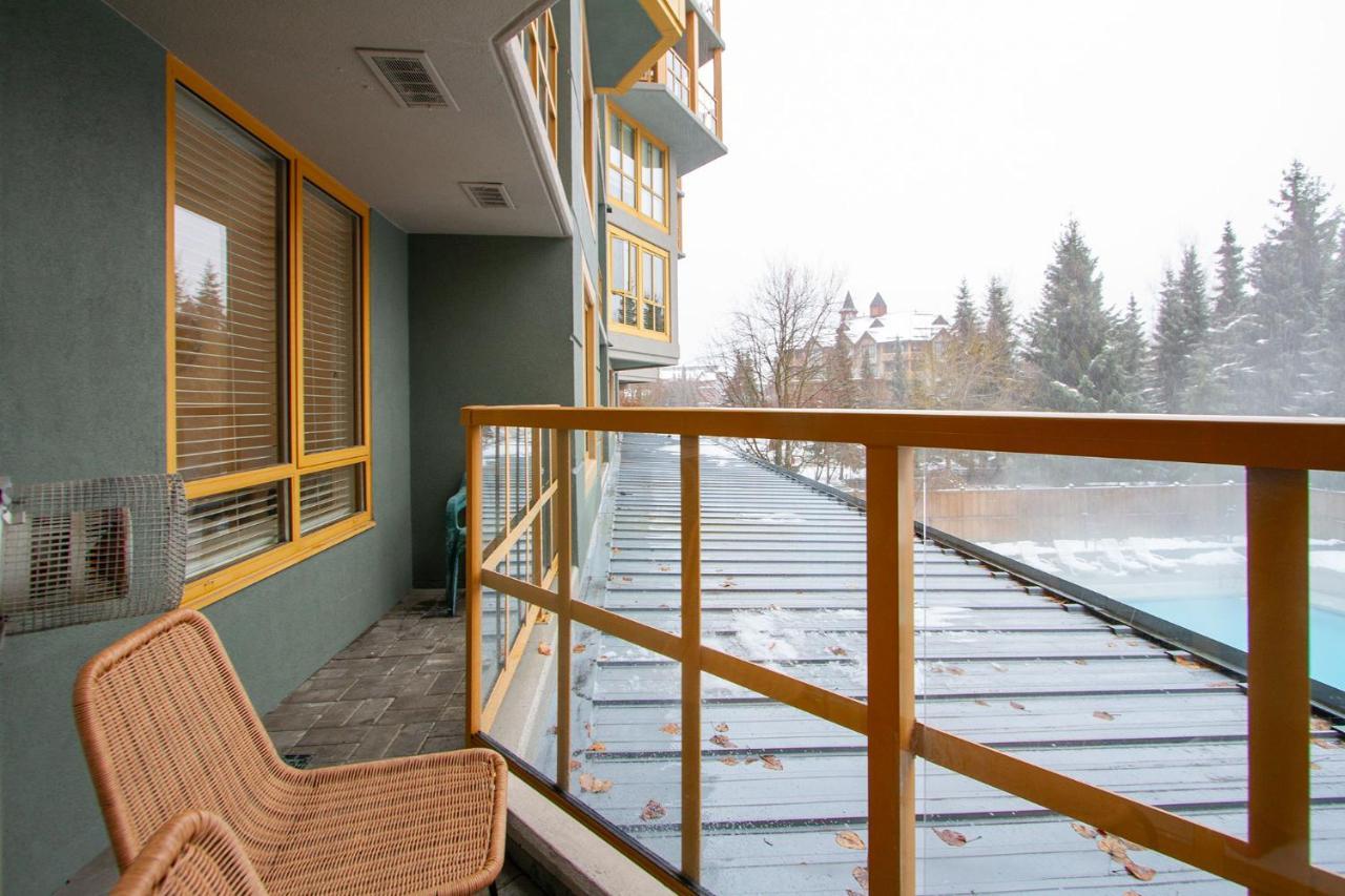 Newly Renovated In Village Sleeps 4 Apartment *