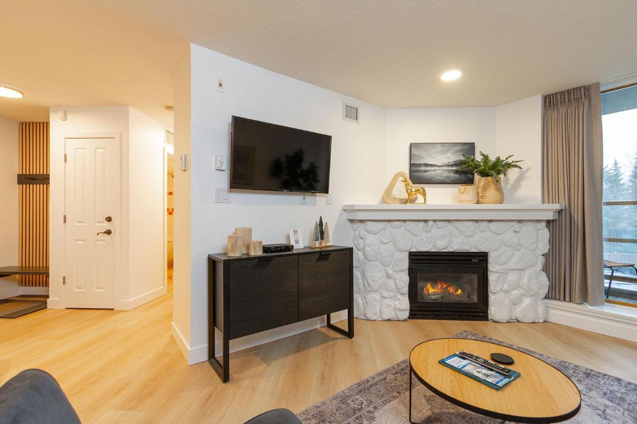 Apartment Newly Renovated In Village Sleeps 4 *