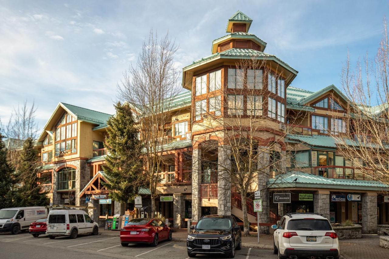 Apartment Studio, Modern In The Heart Of The Village By Harmony Whistler