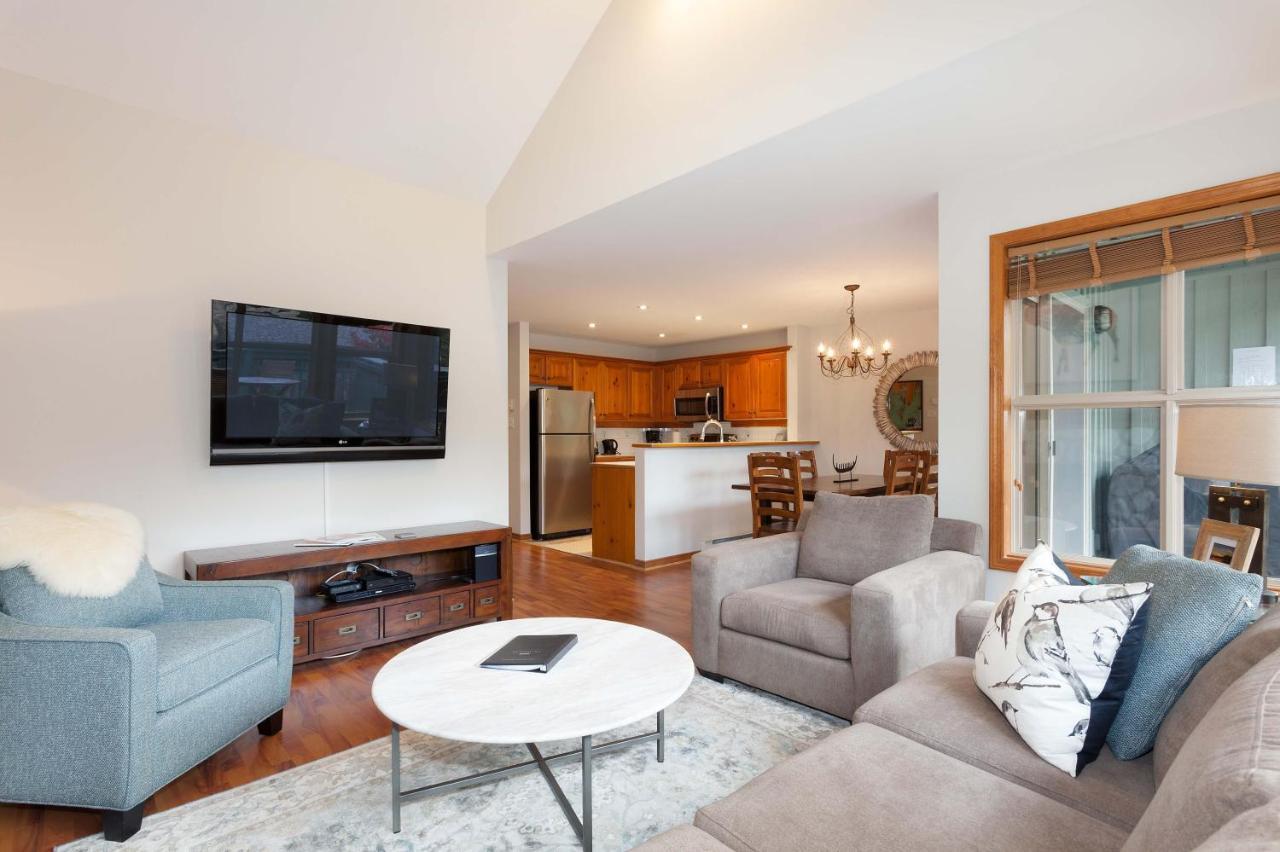 Arrowhead Point 9 | Home, Private Hot Tub, Shuttle Bus To Village * Whistler