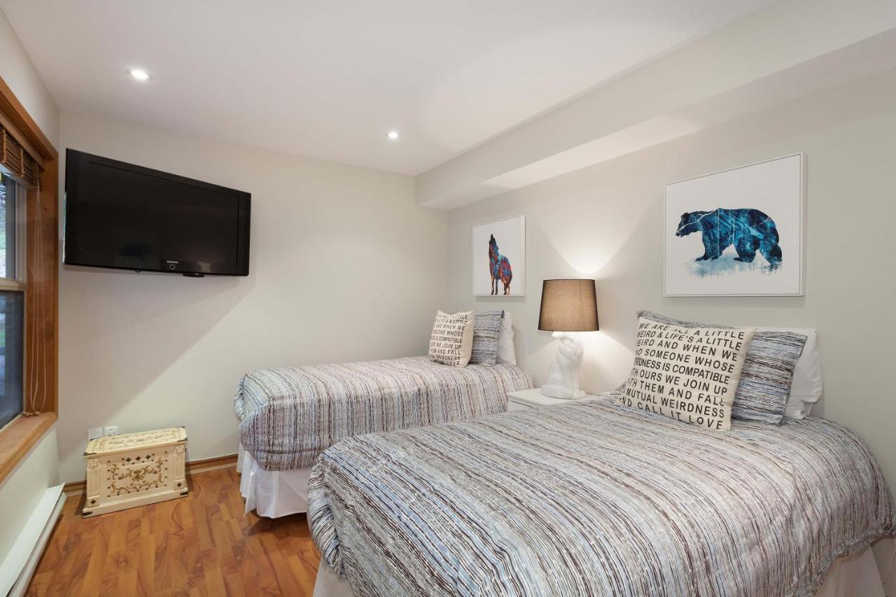 Arrowhead Point 9 | Home, Private Hot Tub, Shuttle Bus To Village Holiday home Whistler