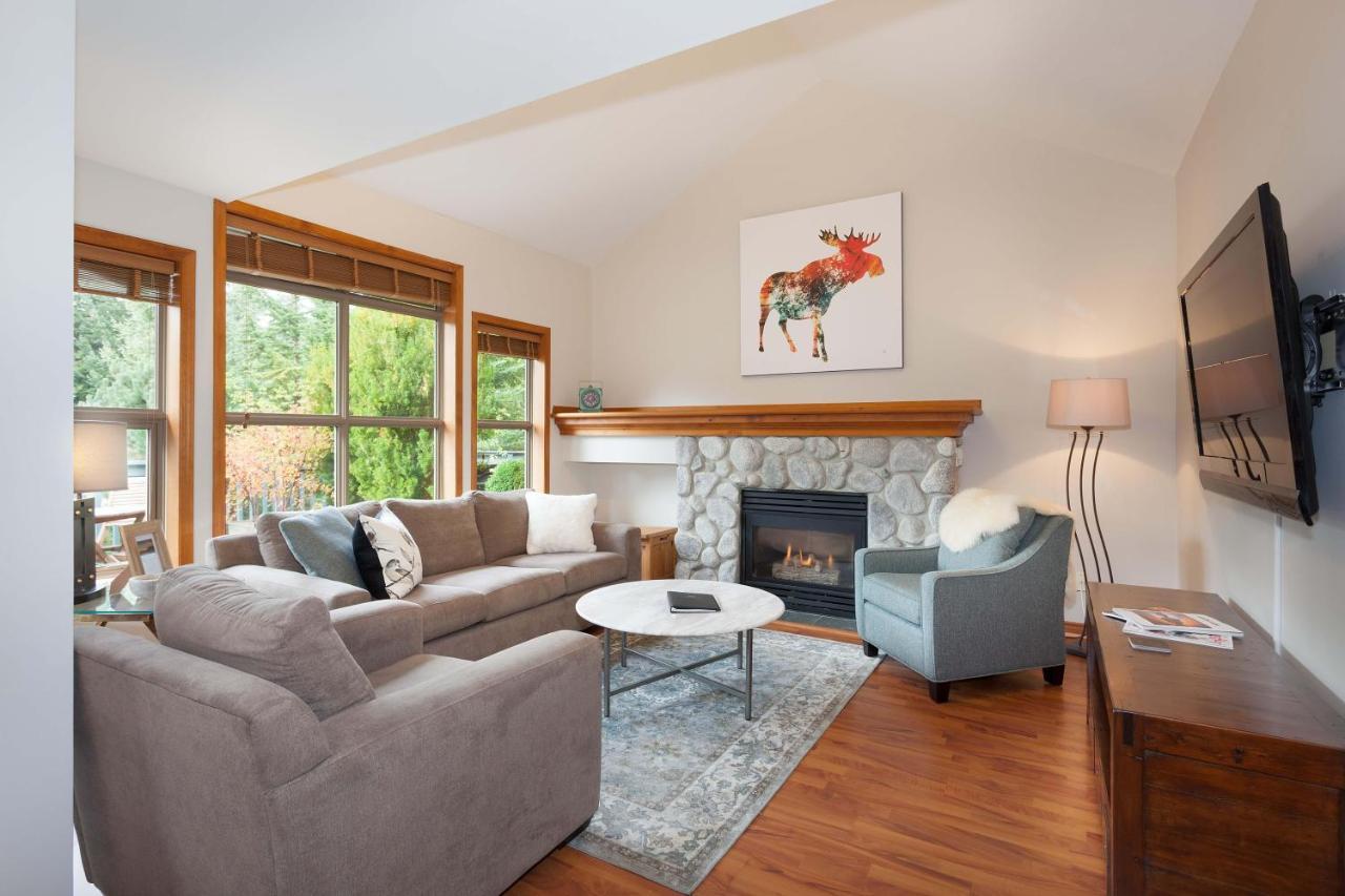 Arrowhead Point 9 | Home, Private Hot Tub, Shuttle Bus To Village Holiday home Whistler