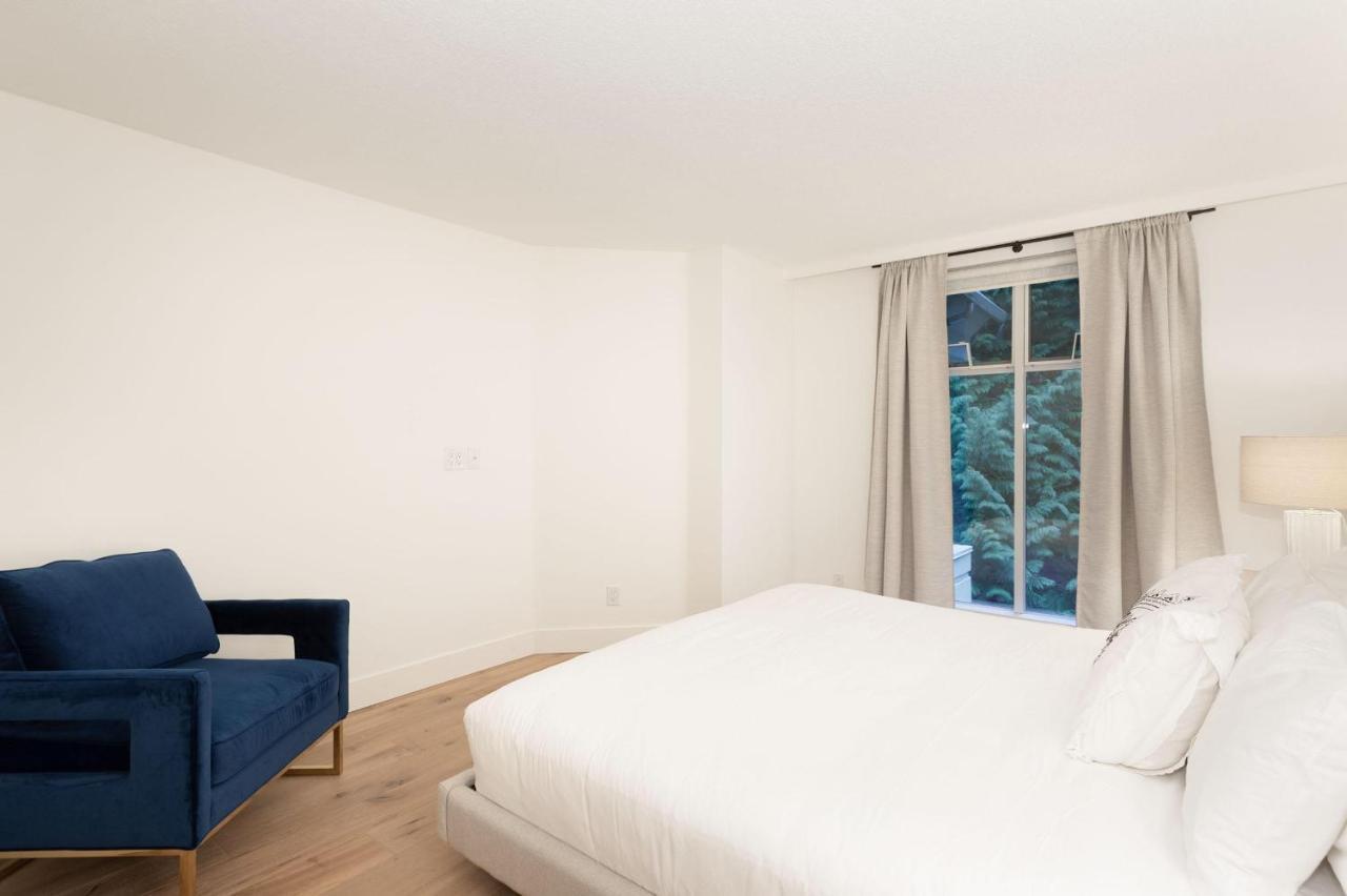 Woodrun 518 | Ski-in, Ski-out, Hot Tub, Heated Pool, Parking Holiday home