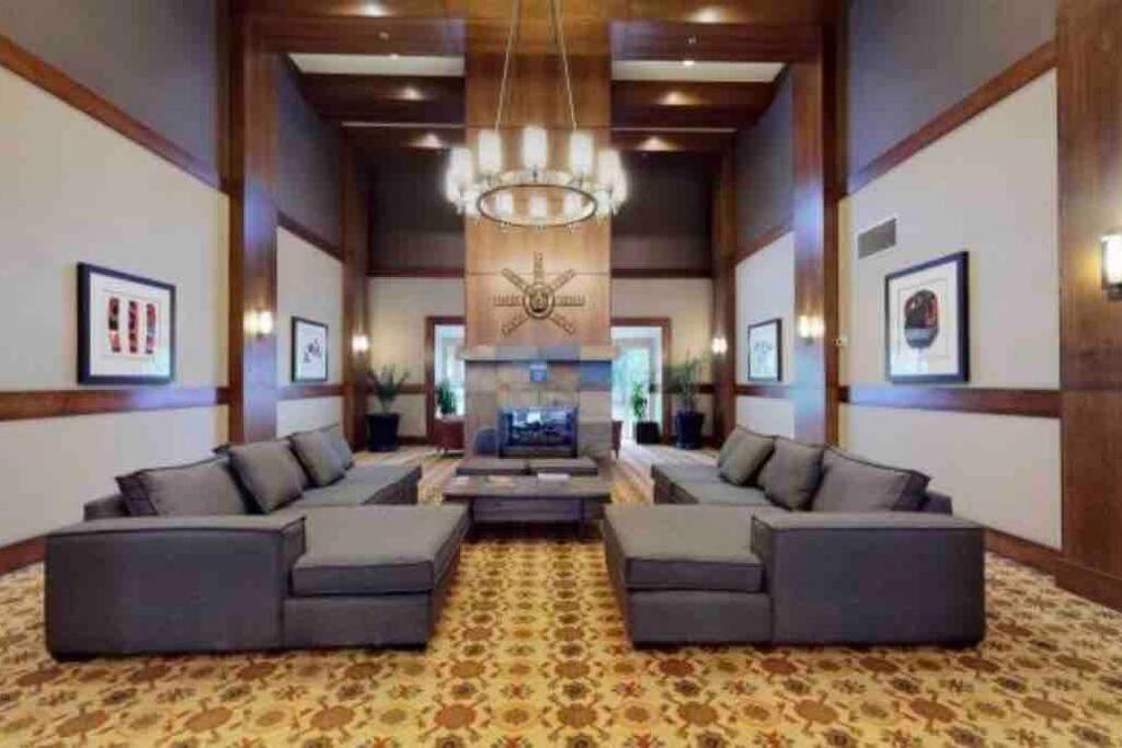 The Eden - Luxury 2 Bdrm In / Out Apartment Whistler