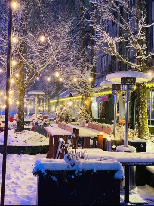 The Eden - Luxury 2 Bdrm In / Out Apartment Whistler