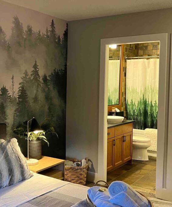 The Eden - Luxury 2 Bdrm In / Out Apartment Whistler