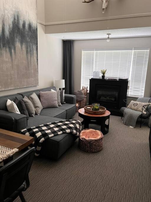 The Eden - Luxury 2 Bdrm In / Out *