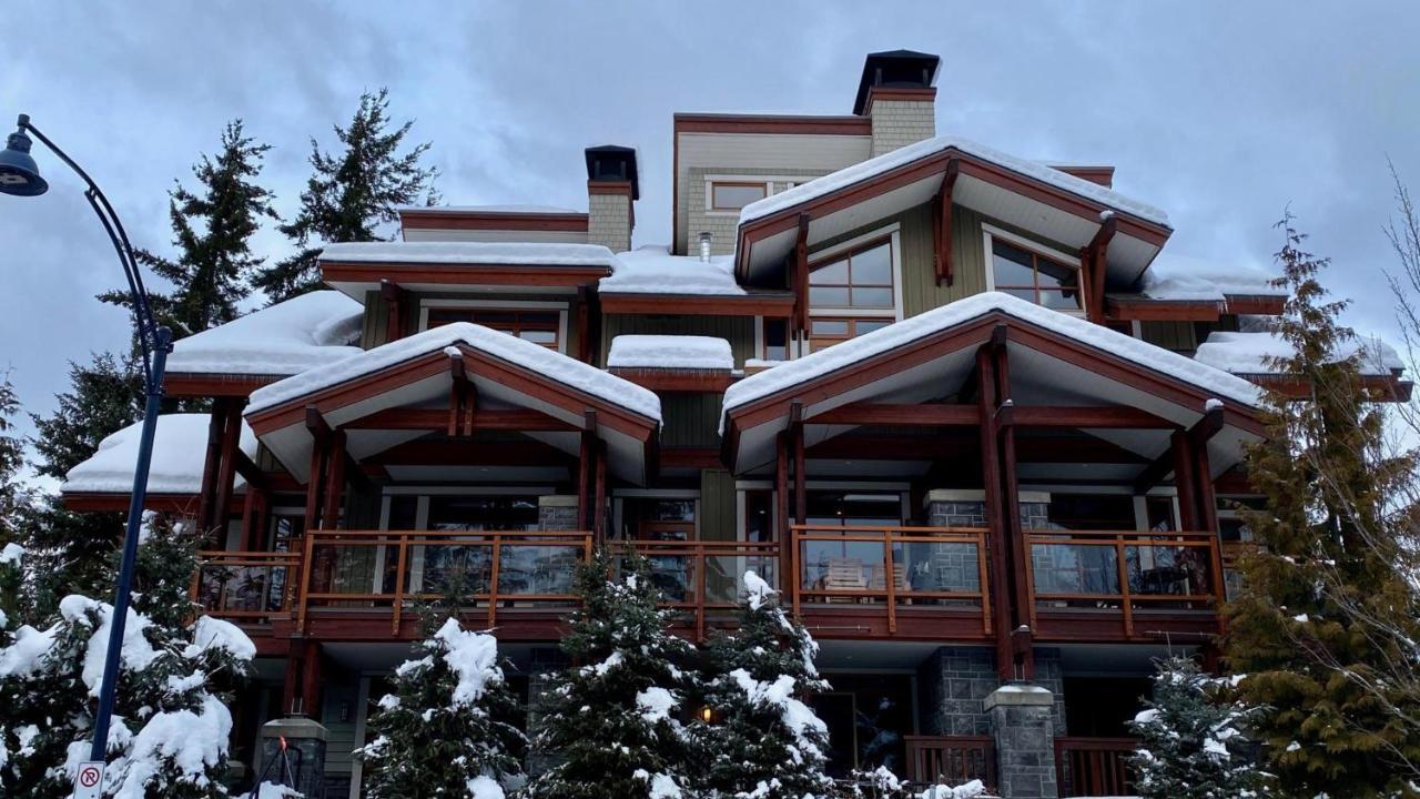 Fitzsimmons Walk 12 | Near Skiing & Village, Hot Tub, Mtn Views, Parking Holiday home *