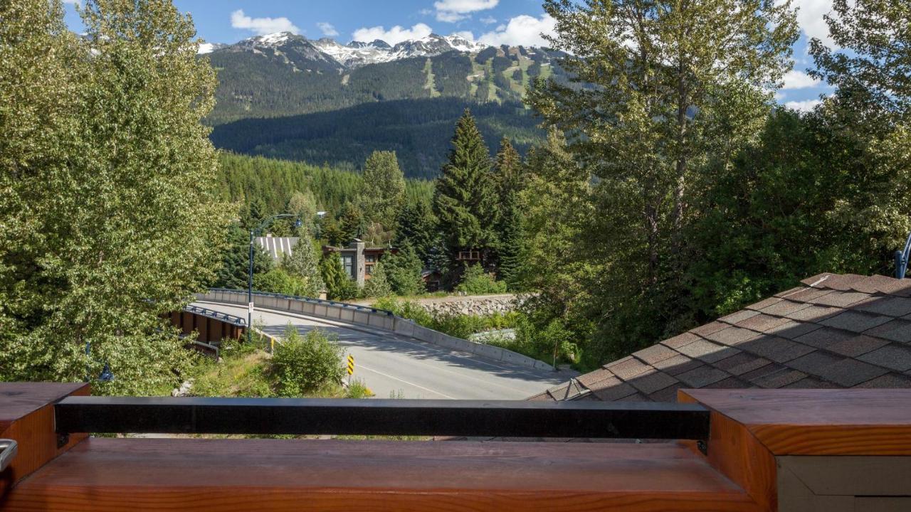 Holiday home Fitzsimmons Walk 12 | Near Skiing & Village, Hot Tub, Mtn Views, Parking Whistler