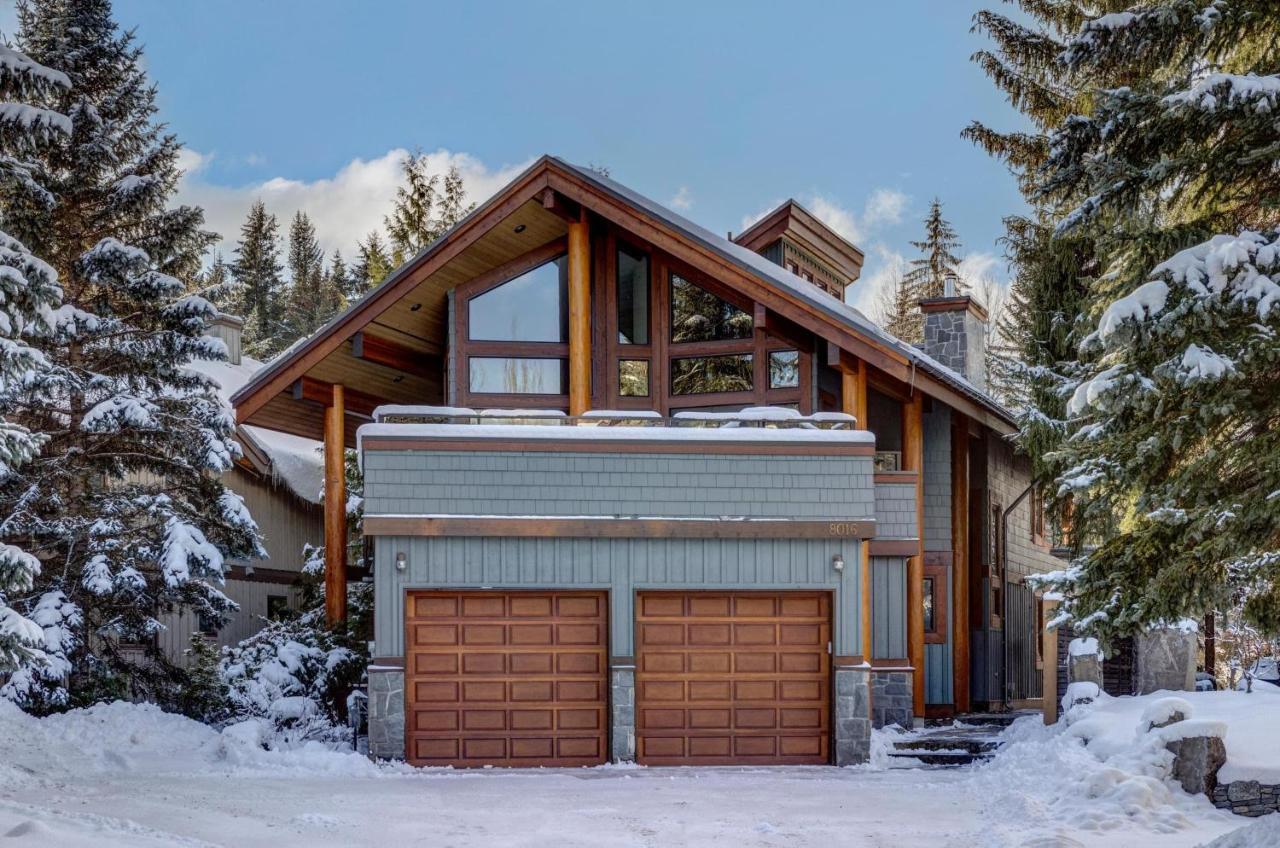 Glacier View | Family With Hot Tub & Views, Set In A Tranquil Location Holiday home *
