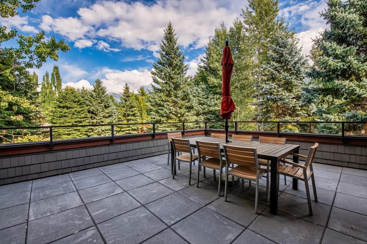 Glacier View | Family With Hot Tub & Views, Set In A Tranquil Location