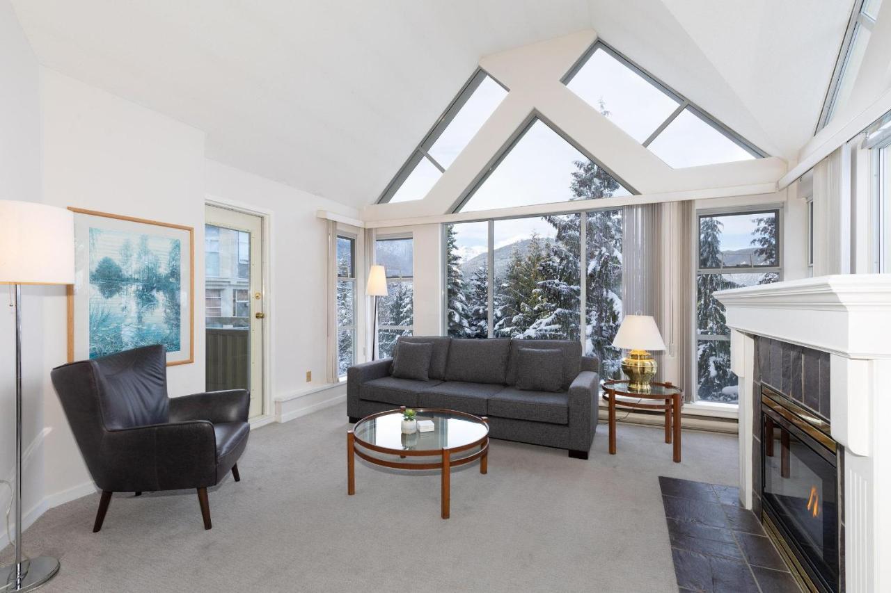Woodrun 517 | Large Ski-in Ski-out By Upper Village W/ Mountain Views & Shared Hot Tub Holiday home *