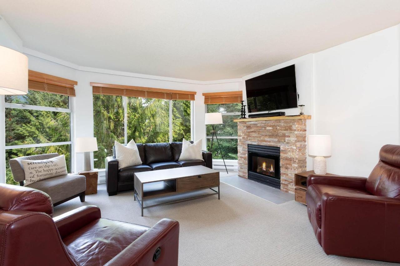 Woodrun 417 | Ski-in Ski-out, Pool, Hot Tub, Free Parking Whistler