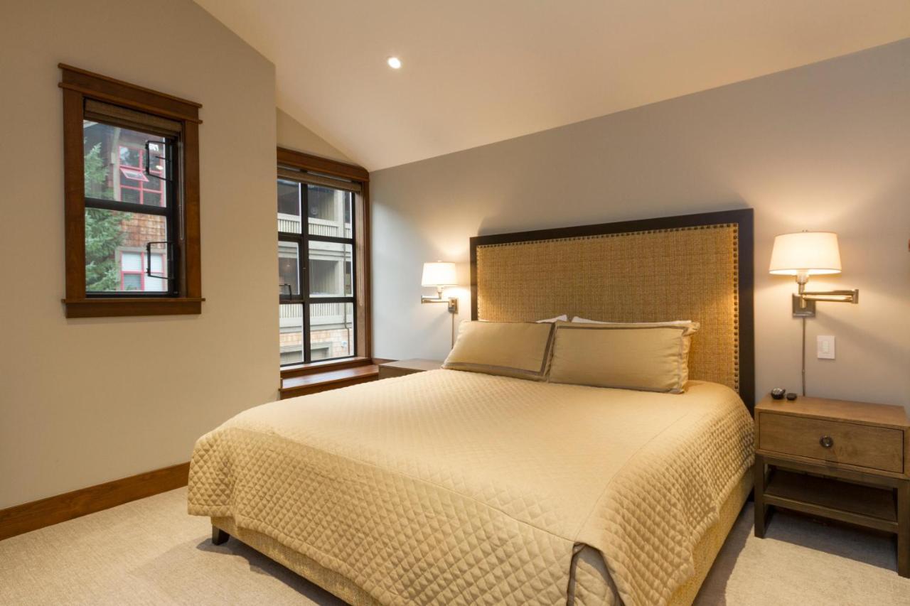 Holiday home Woods | Large 5-bed Townhome Near Blackcomb Base W/ Hot Tub & Woodburning Fireplace *