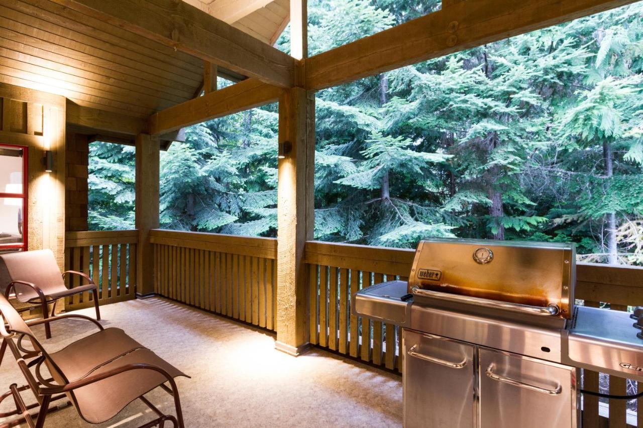 Woods | Large 5-bed Townhome Near Blackcomb Base W/ Hot Tub & Woodburning Fireplace Holiday home *