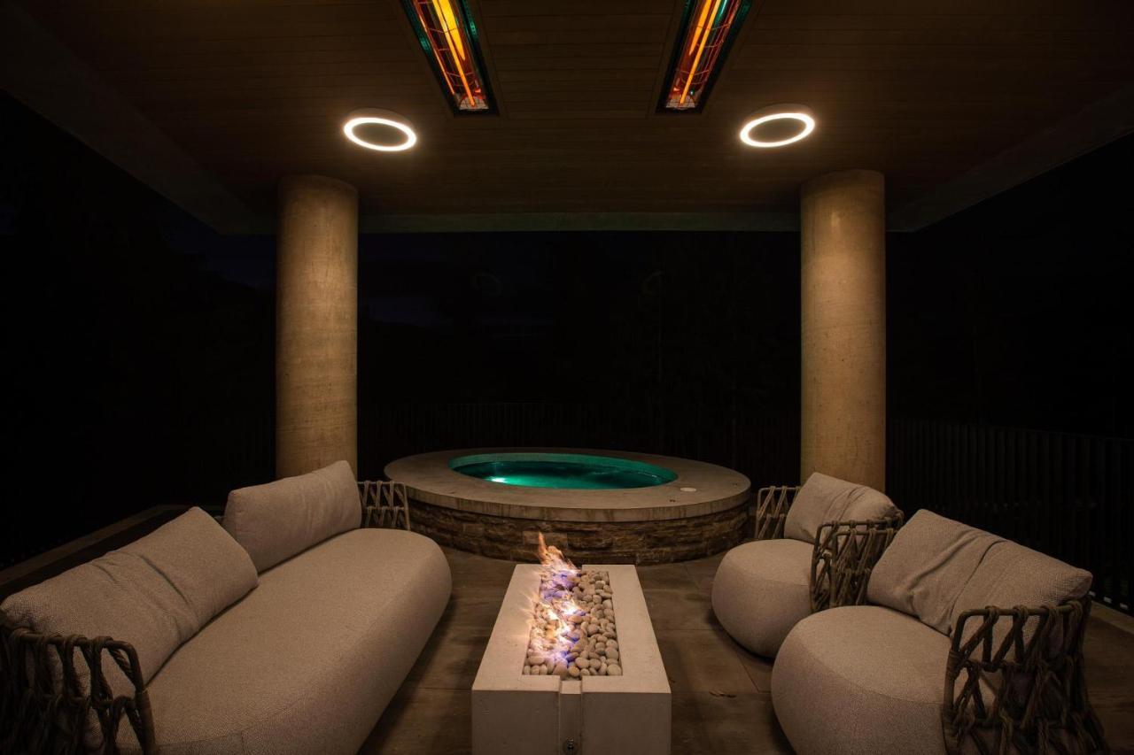 Kadenwood Serenity Estate | Exquisite Luxury W/ Breathtaking Views, Hot Tub & Private Gondola *