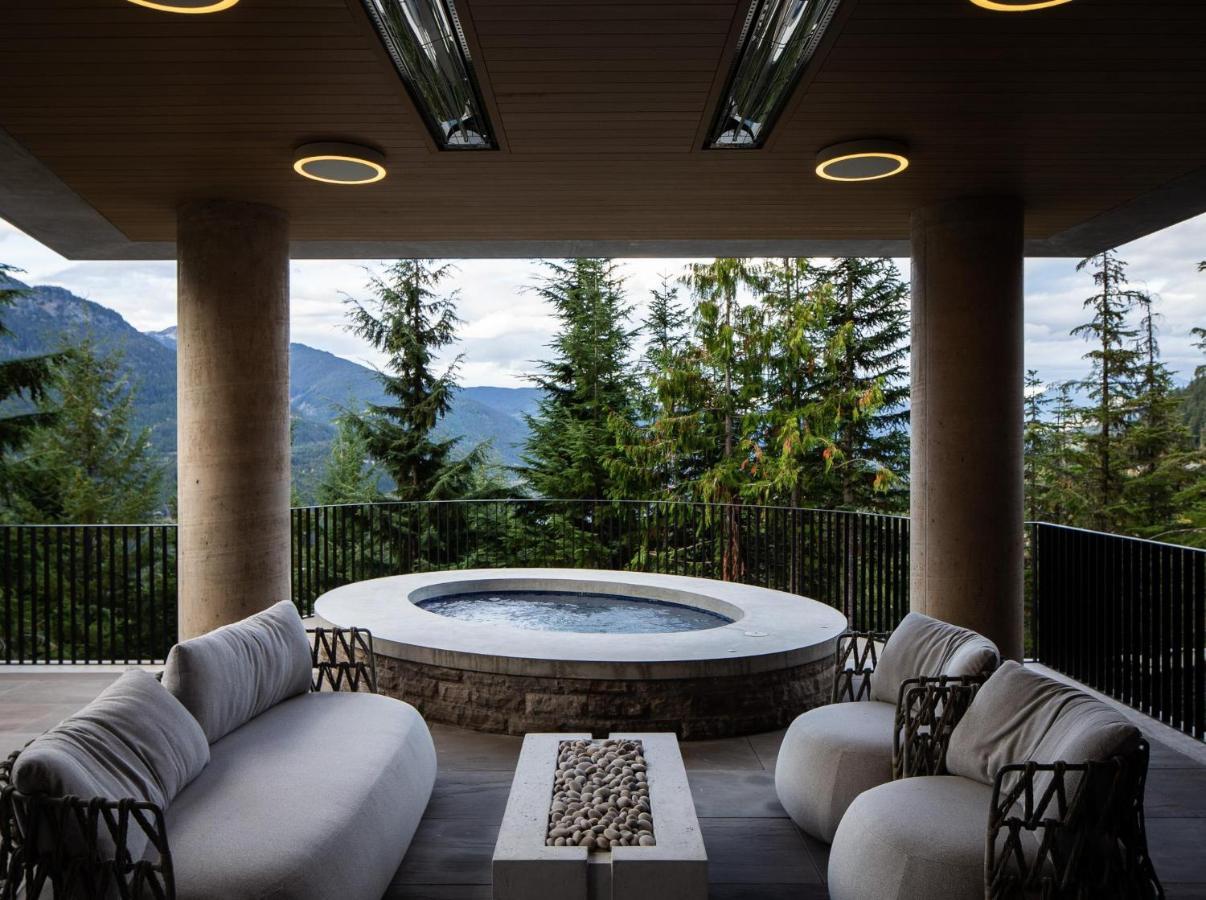 Holiday home Kadenwood Serenity Estate | Exquisite Luxury W/ Breathtaking Views, Hot Tub & Private Gondola Whistler
