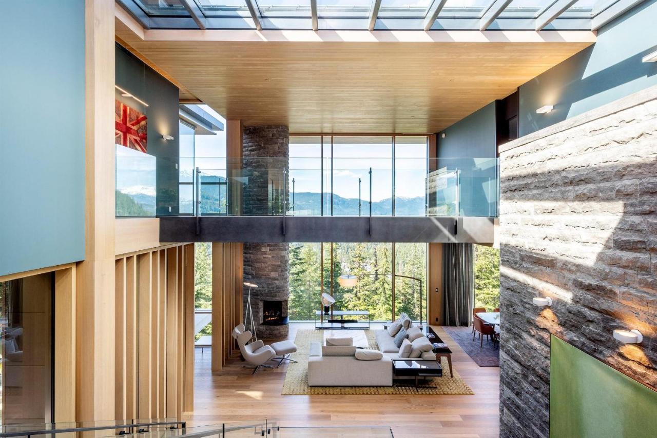 Kadenwood Serenity Estate | Exquisite Luxury W/ Breathtaking Views, Hot Tub & Private Gondola Whistler