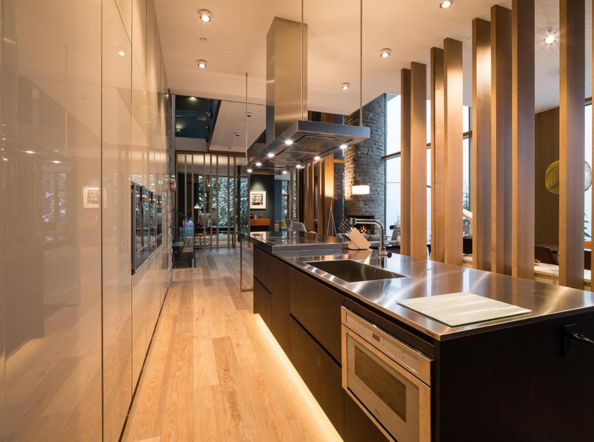 Holiday home Kadenwood Serenity Estate | Exquisite Luxury W/ Breathtaking Views, Hot Tub & Private Gondola *