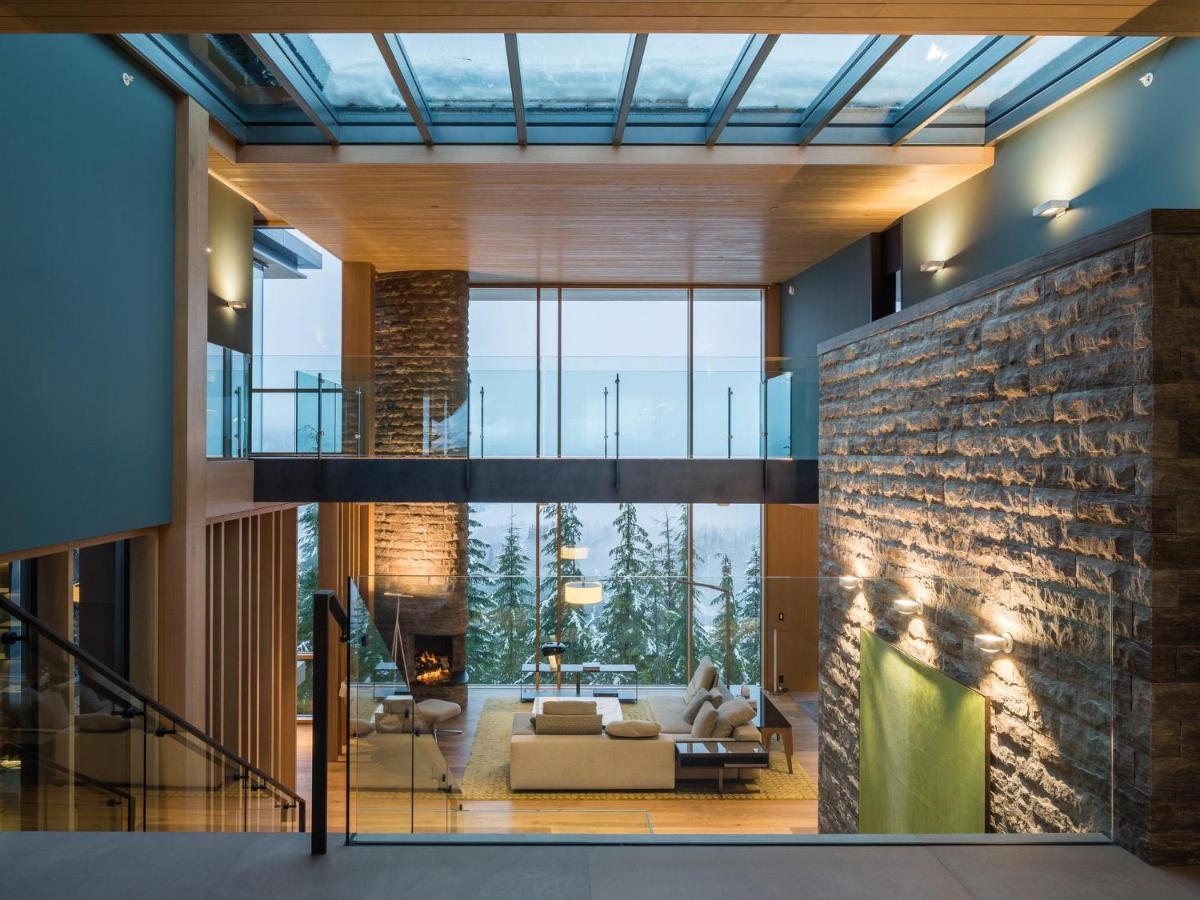 Kadenwood Serenity Estate | Exquisite Luxury W/ Breathtaking Views, Hot Tub & Private Gondola Whistler