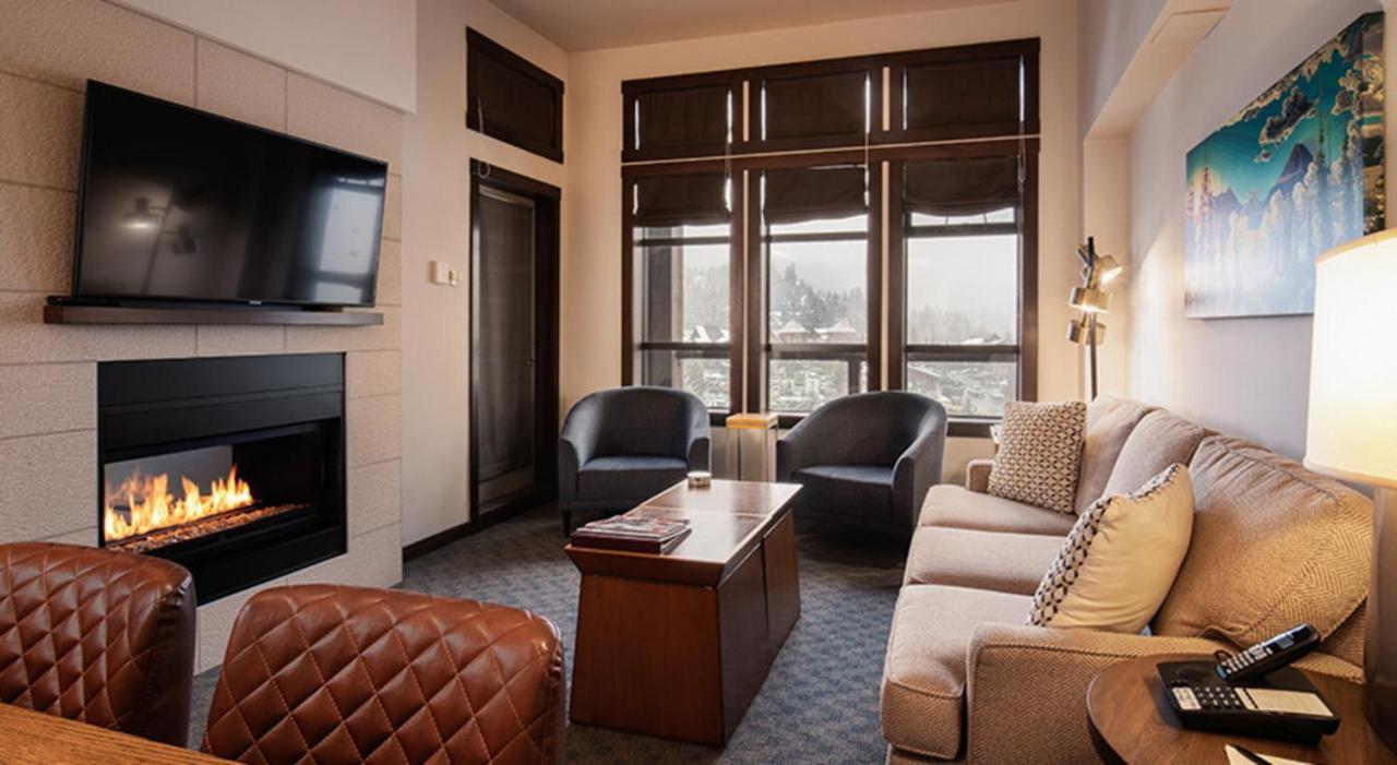 Evolution Aparthotel 4*