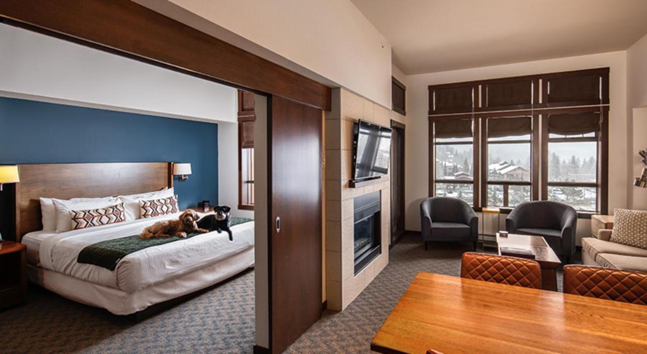 Evolution Aparthotel