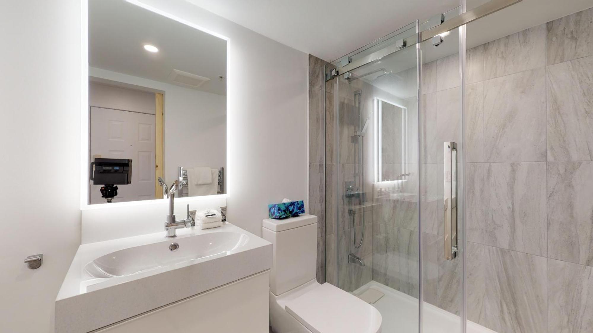 Lakefront Oasis By Harmony Holiday home *