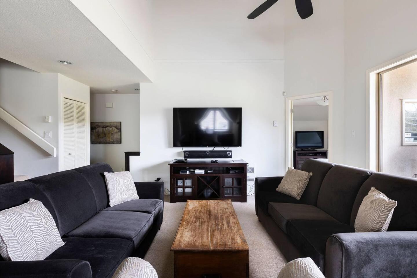 Stylish With Mountain Views By Harmony