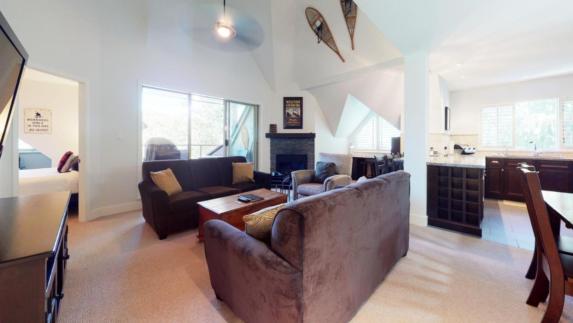 Stylish With Mountain Views By Harmony Holiday home *