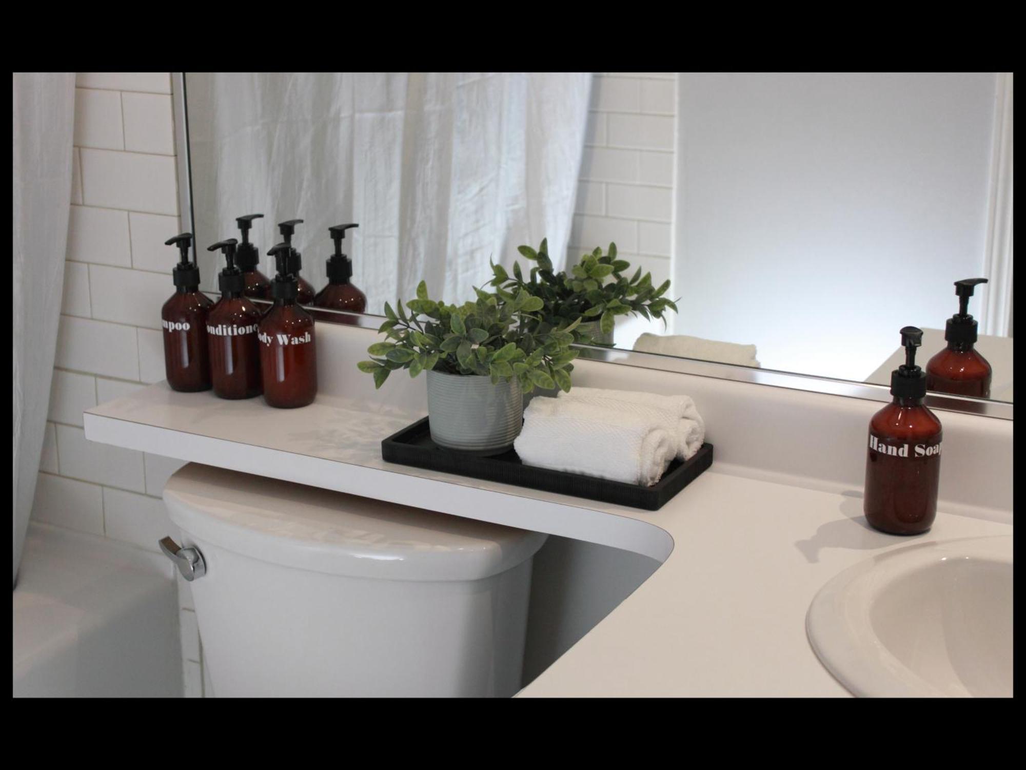 Apartment Bright Village Getaway W/ Pool & Hot Tub *
