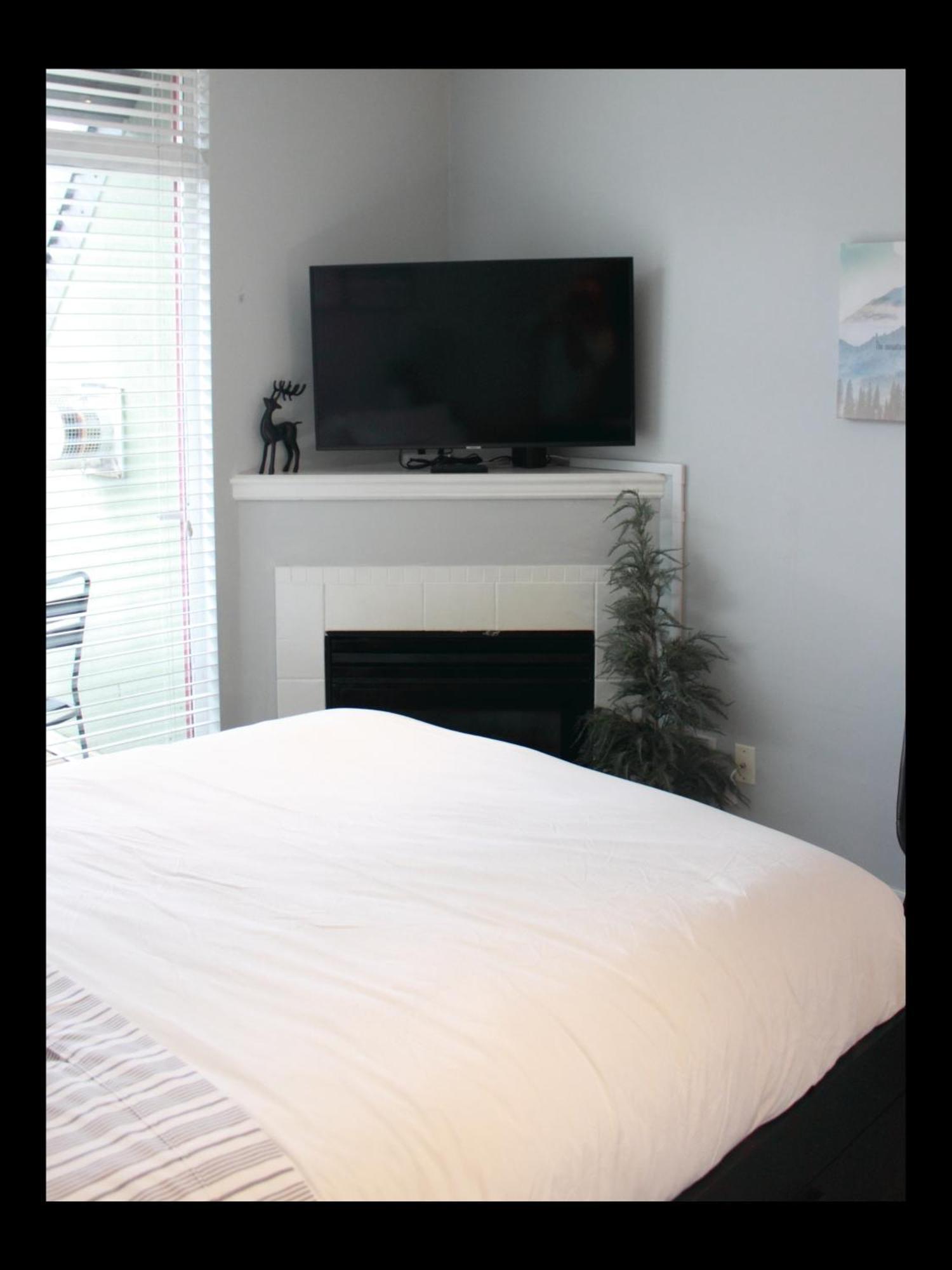 Bright Village Getaway W/ Pool & Hot Tub *
