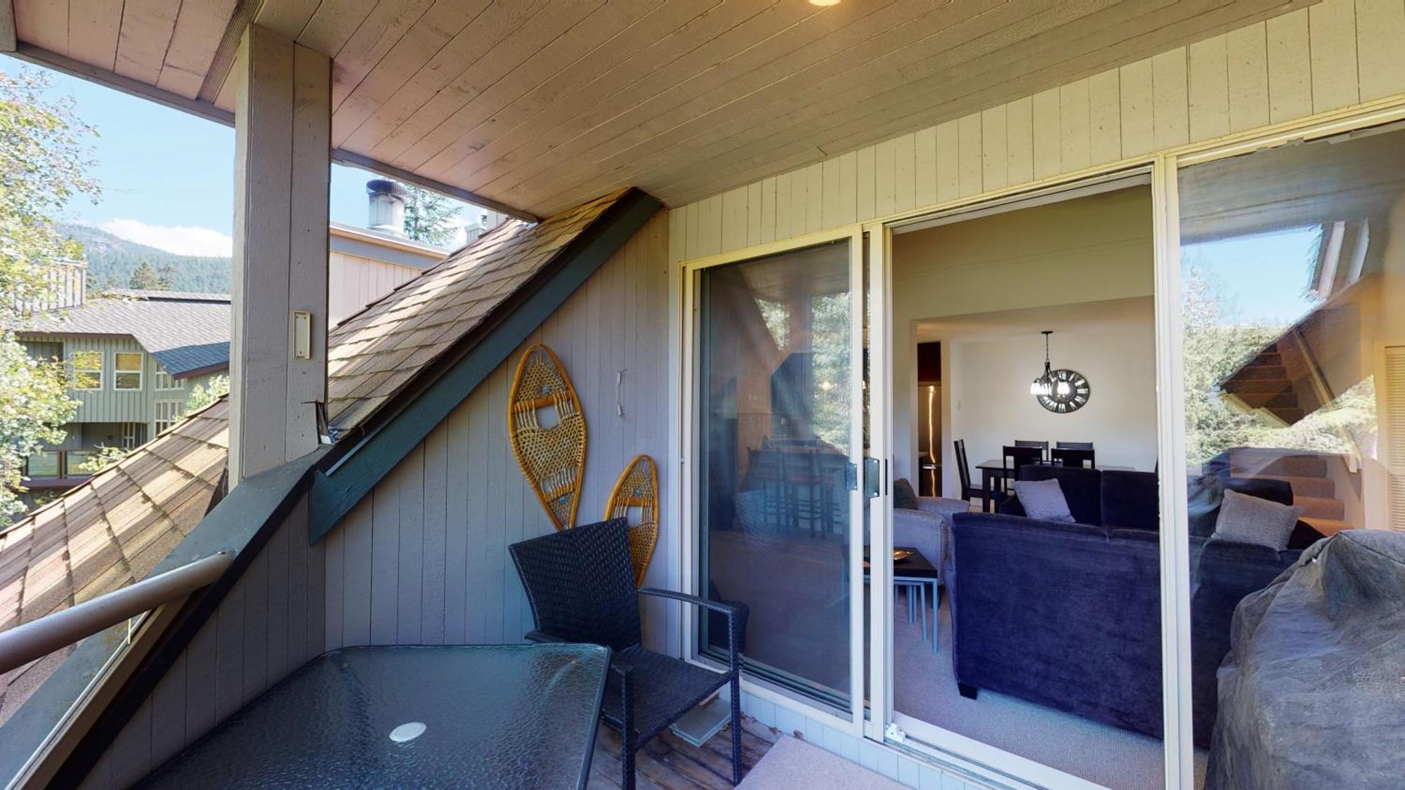 Stylish With Mountain Views By Harmony Holiday home
