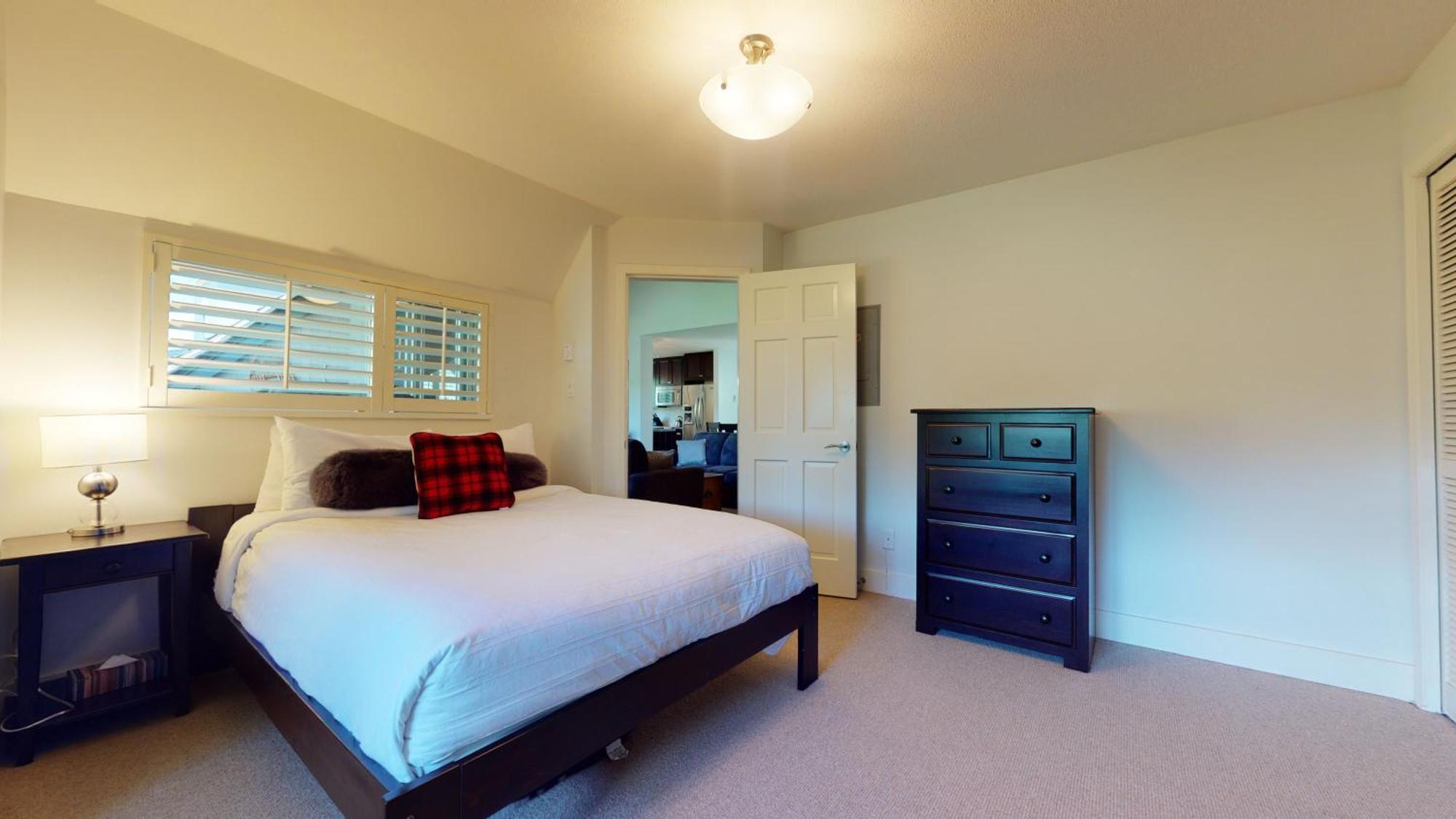 Stylish With Mountain Views By Harmony Whistler