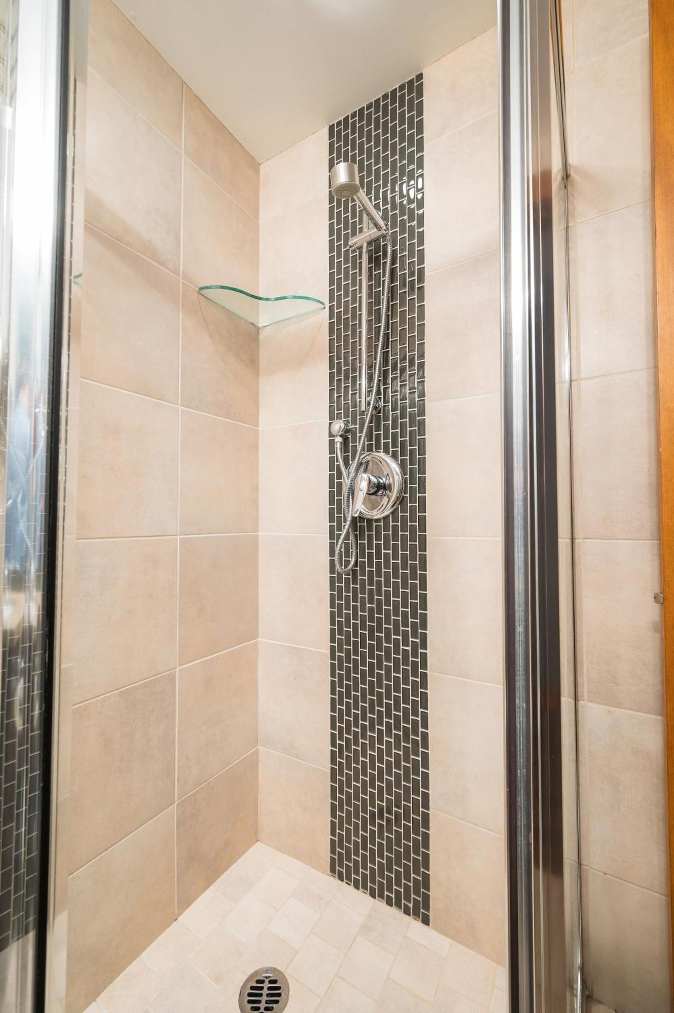 Beautiful And Spacious 2br By Harmony Whistler