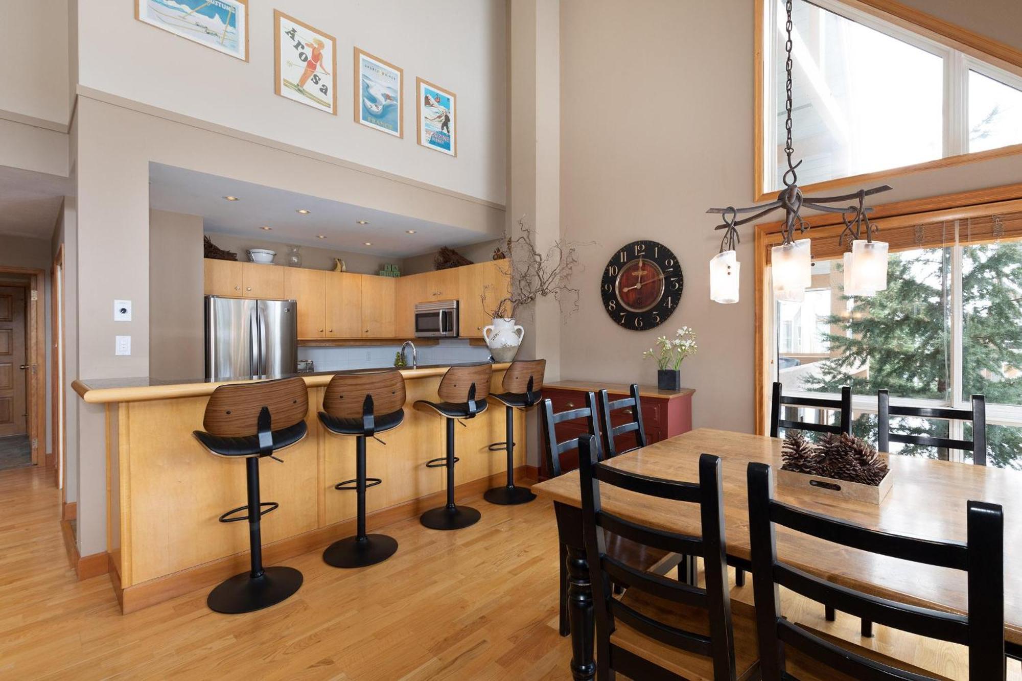 Alpine Greens 8 | Bright Townhome Near Blackcomb, Walk Or Shuttle To Skiing, Secure Parking Holiday home *