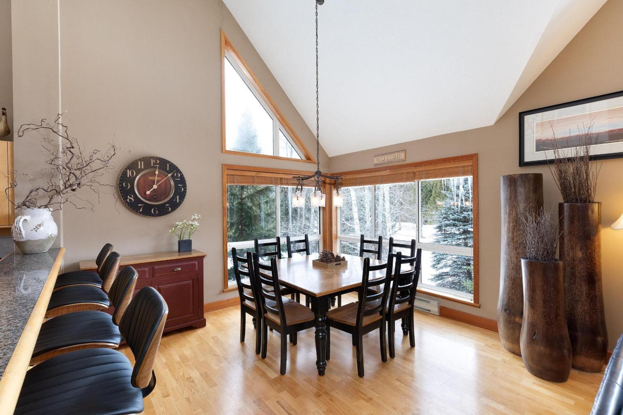 Alpine Greens 8 | Bright Townhome Near Blackcomb, Walk Or Shuttle To Skiing, Secure Parking Whistler
