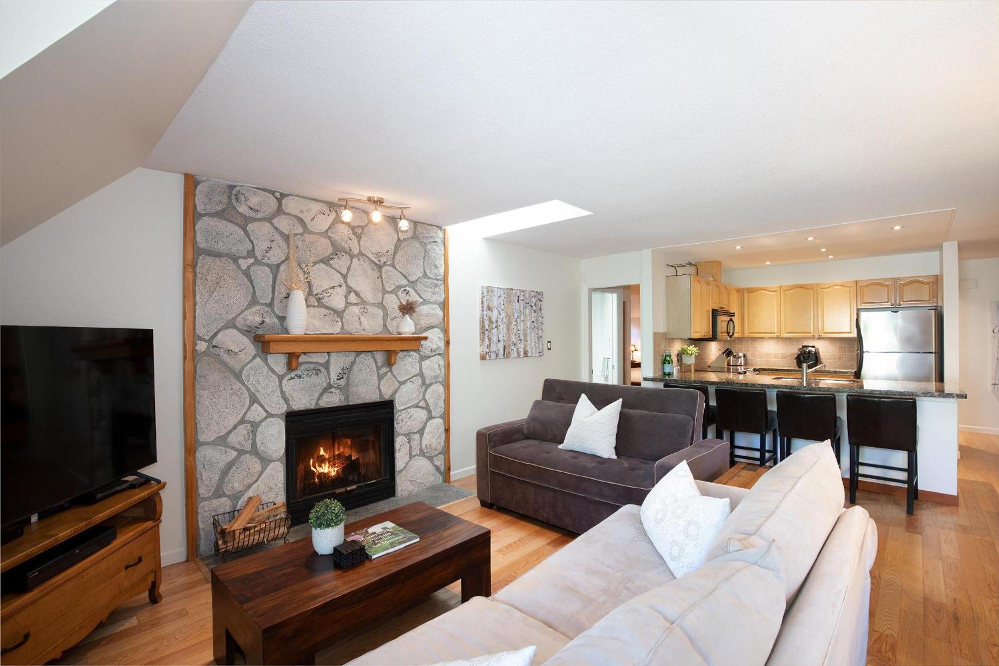 Gleneagle 29 | Family-friendly Townhouse, 700m To Blackcomb Base, Wood-burning Fireplace * Whistler