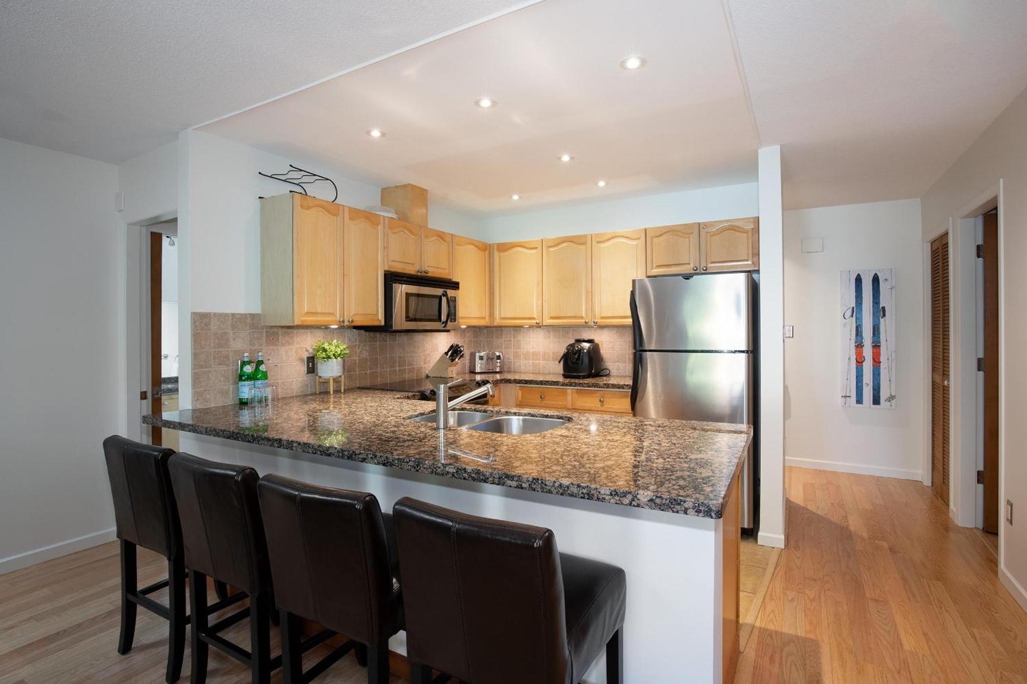 Gleneagle 29 | Family-friendly Townhouse, 700m To Blackcomb Base, Wood-burning Fireplace Whistler