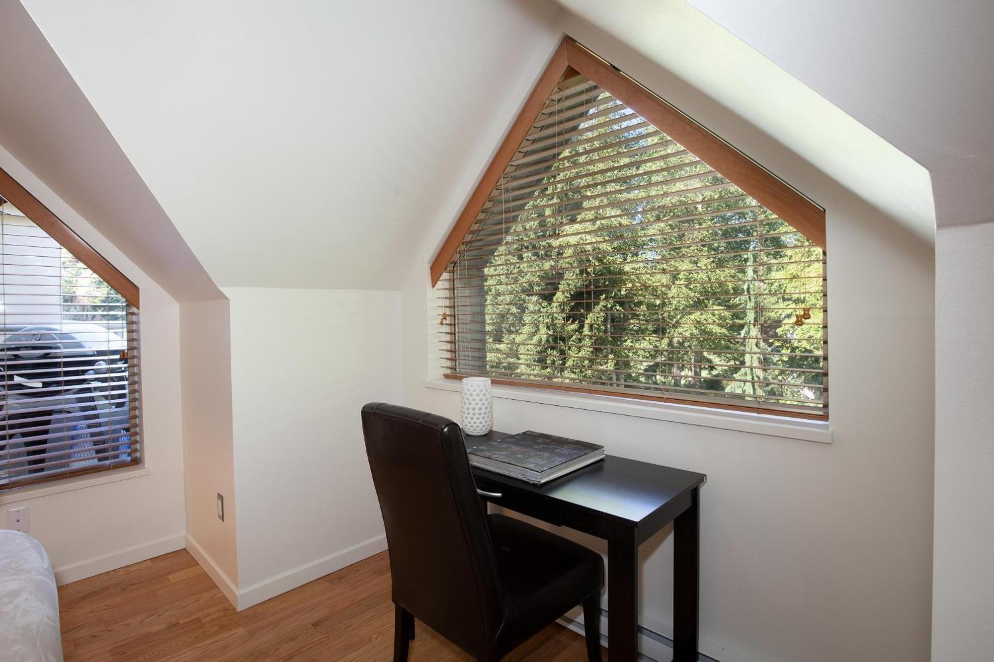Gleneagle 29 | Family-friendly Townhouse, 700m To Blackcomb Base, Wood-burning Fireplace Whistler